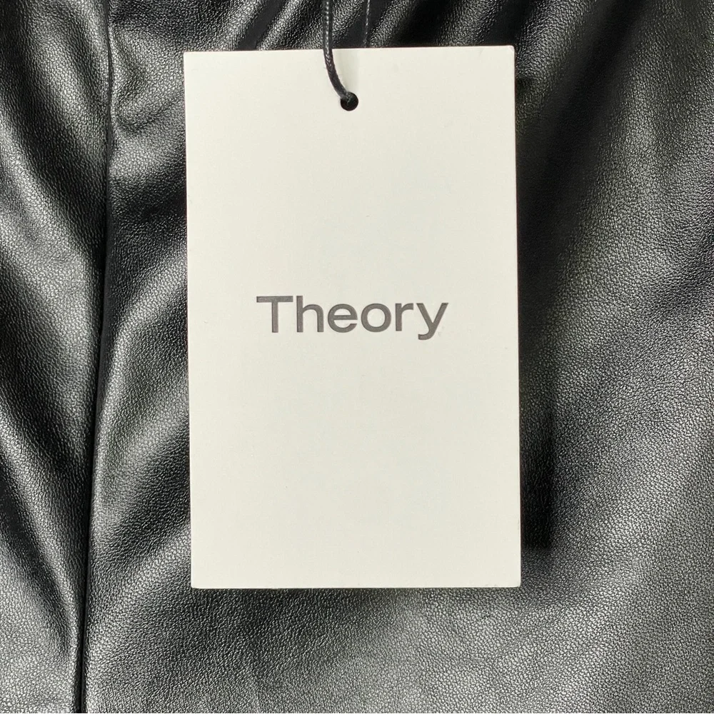 Theory Mercer Faux Leather High Rise Pull-On Shorts | Black | Size L